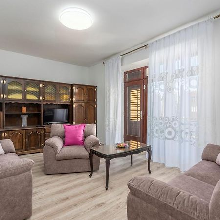 Apartment Lazzarich With Terrace Poreč Exterior foto