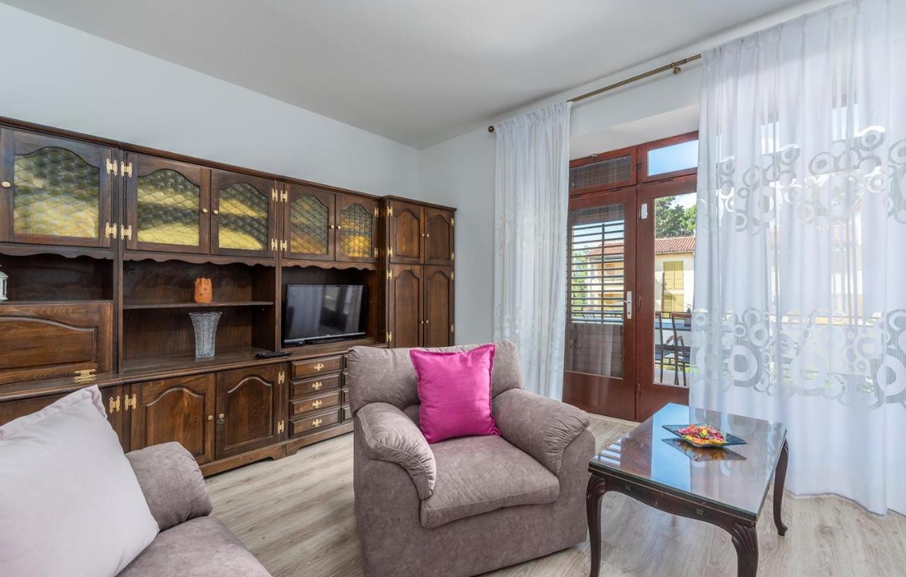 Apartment Lazzarich With Terrace Poreč Exterior foto
